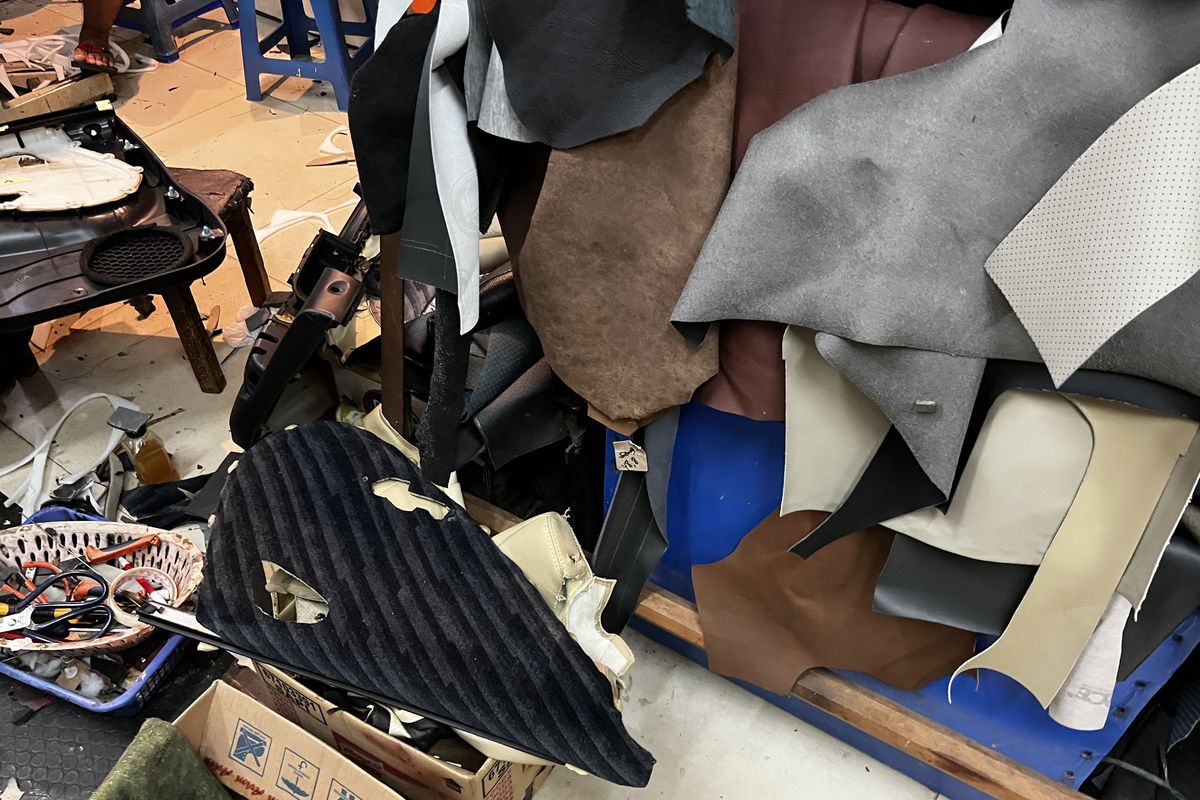 Jok Mobil, suede, fabric, bahan jok mobil, Ini Beda Bahan Suede Buat Jok Mobil dan Sofa Rumah