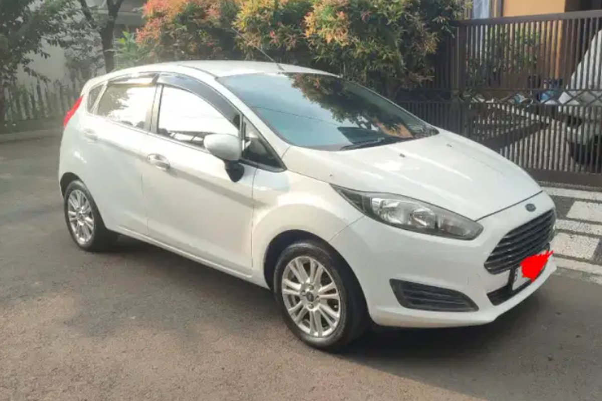 mobil bekas 70 jutaan, Mobil 70 jutaan, 70 juta dapat mobil apa, Mobil Bekas Rp 70 Jutaan: dari Grand Livina, Fiesta sampai Mercy