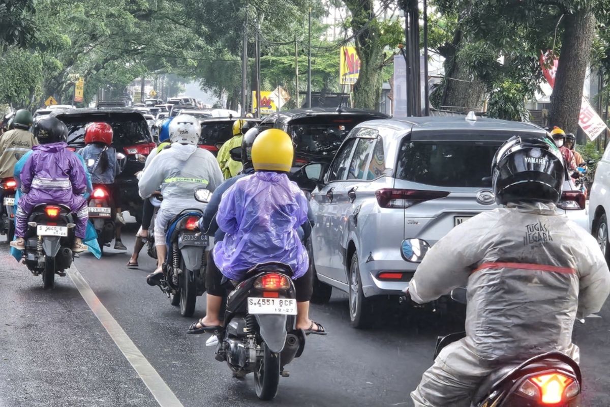 lalu lintas, mudik Lebaran 2025, otomotif, Lalu Lintas, kendaraan bermotor, Jakarta Diprediksi Kembali Padat Mulai 5 April 2025