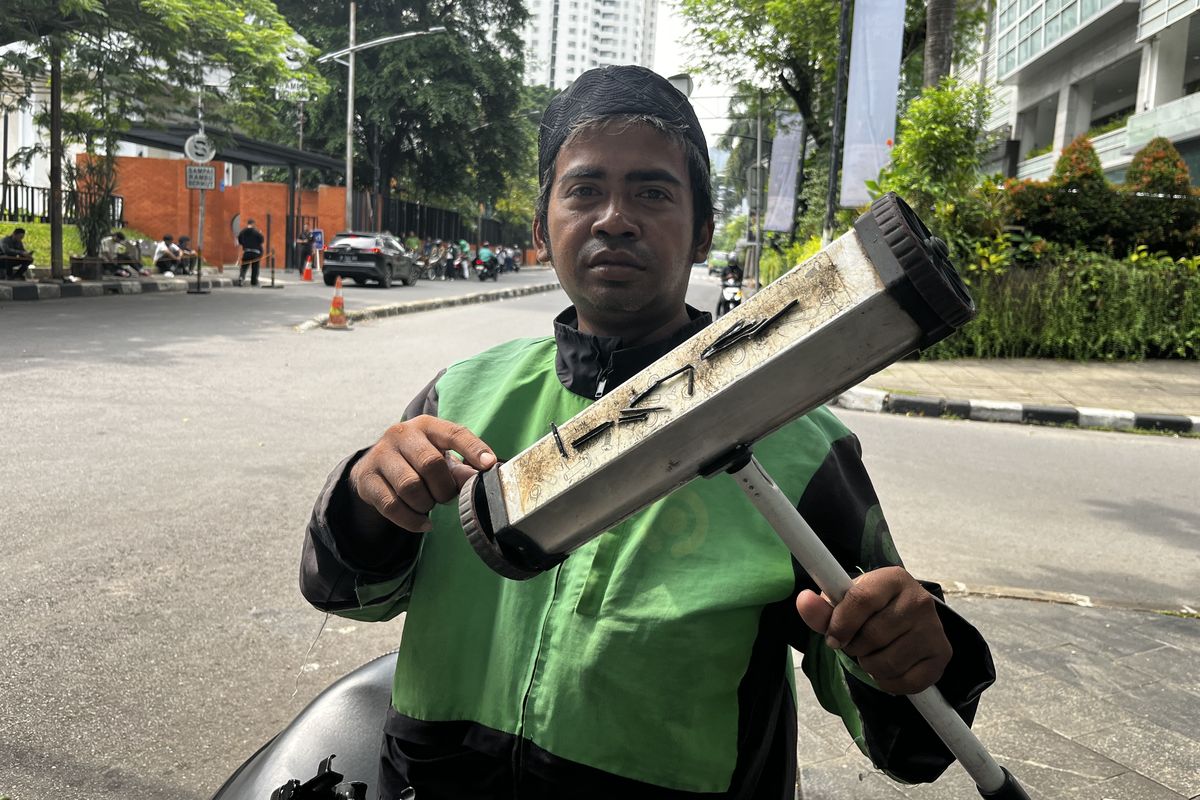 mobil, tambal ban, paku, ranjau paku, motor, ranjau paku besi payung, besi payung, Ranjau Paku Besi Payung, Makin Kecil Makin Bahaya