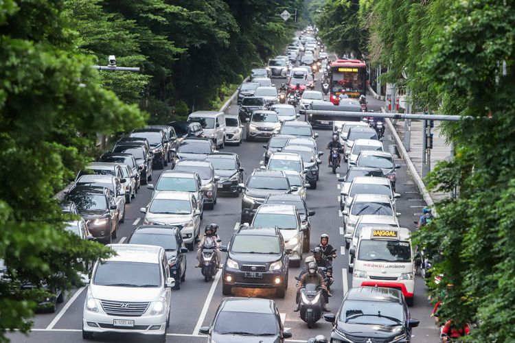 Tips Aman Mudik Lebaran 2025 Pakai Mobil Pribadi, Siap Hadapi Macet