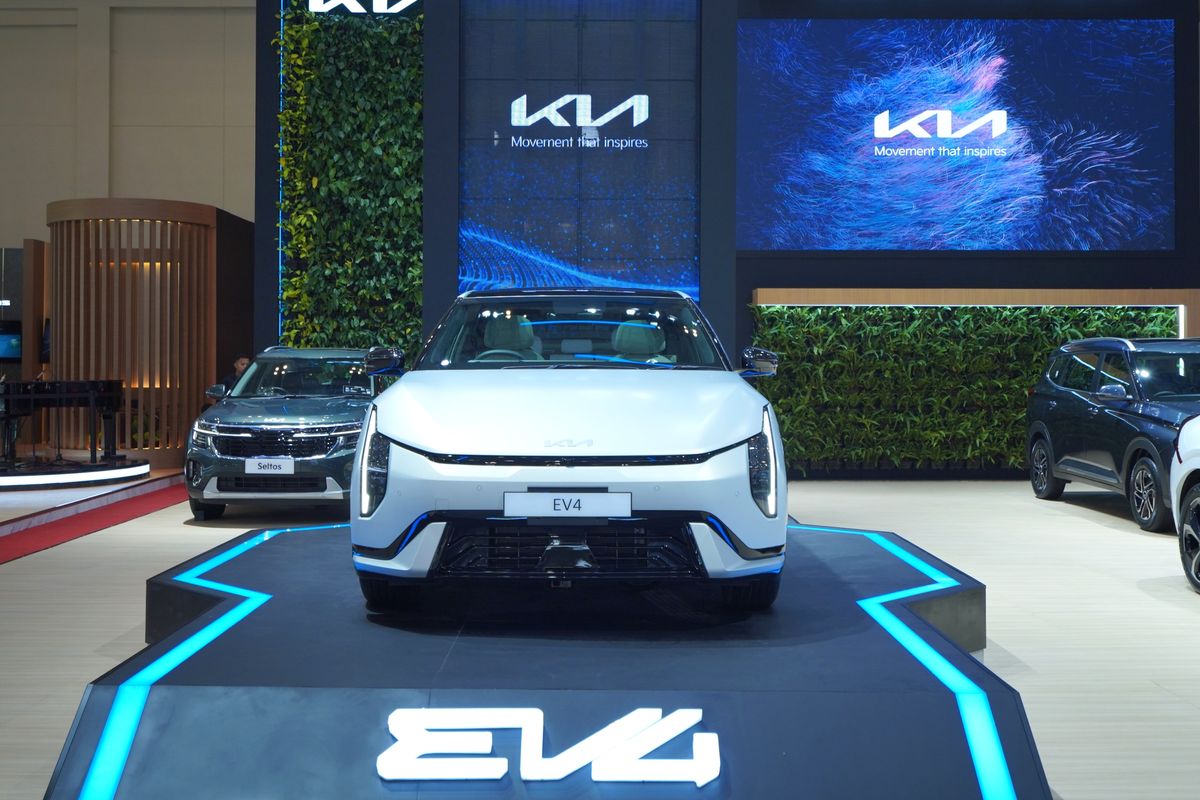 PT Kreta Indo Artha, GIIAS 2025, Kia EV4, pt kreta indo artha, Kia Pamerkan EV4 di GIIAS 2025
