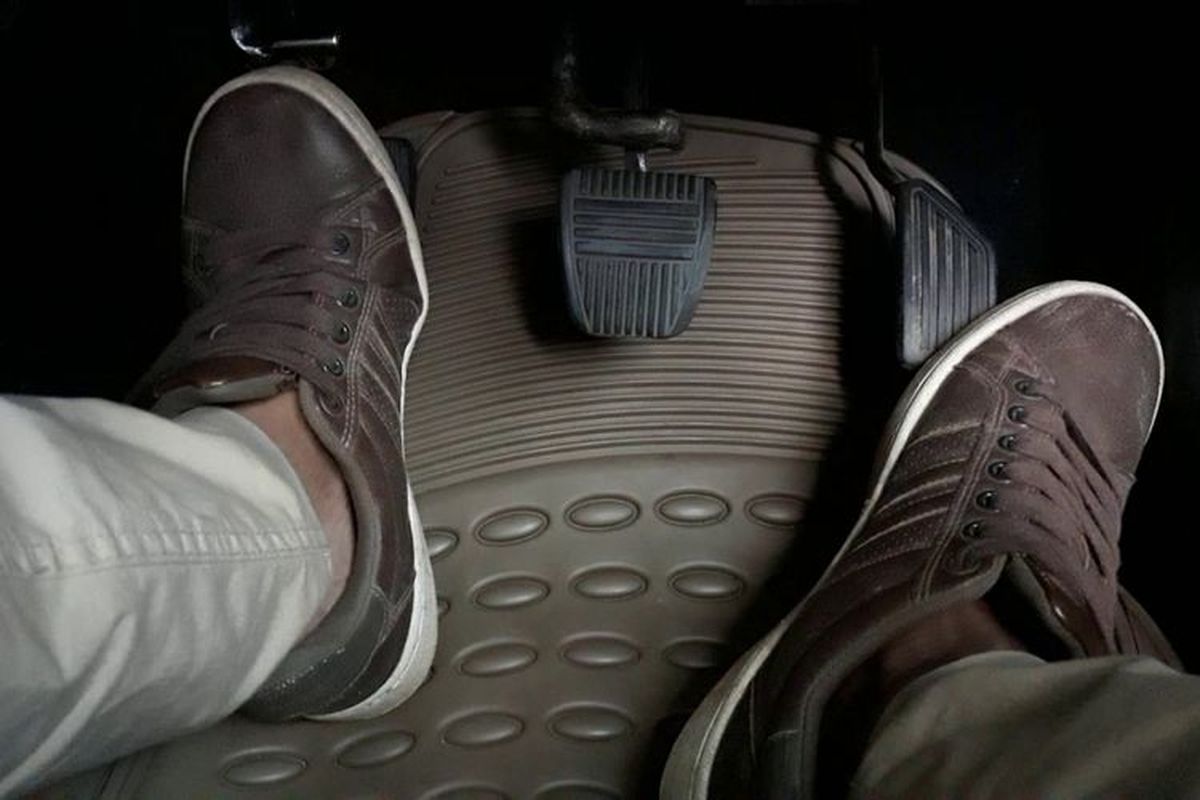 Kampas Kopling Mobil Cepat Habis? Tanda Ada yang Tidak Beres