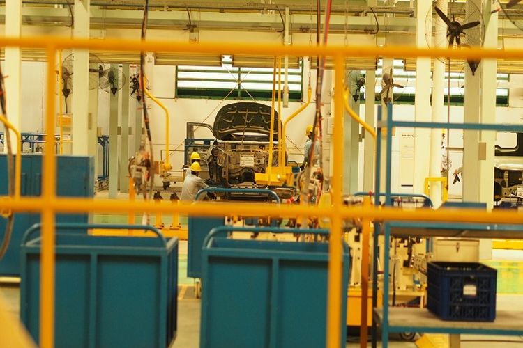 industri otomotif, PHK besar-besaran, Kebijakan Donald Trump, tarif mobil impor, Kebijakan Tarif Trump: Pabrikan Otomotif Bersatu Melawan