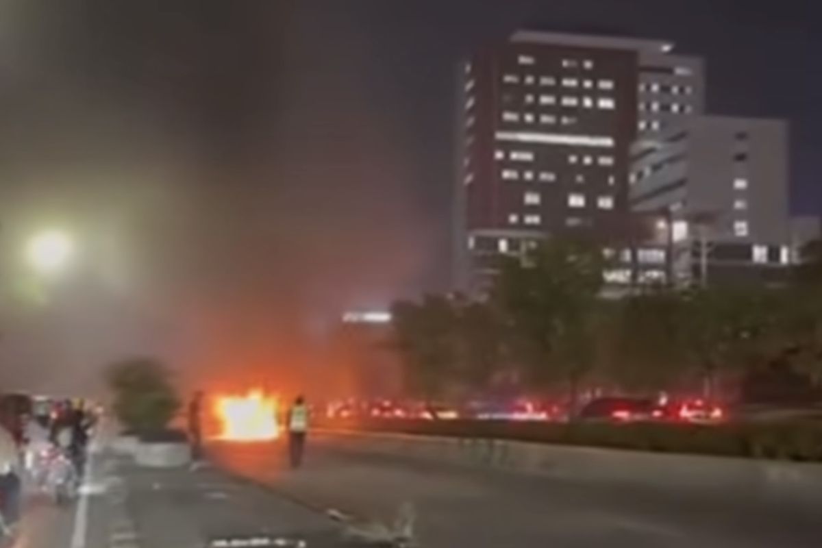 mobil terbakar, modifikasi, lampu mobil, modifikasi lampu, modifikasi lampu mobil, Belajar dari Kasus MPV Terbakar, Hindari Modifikasi Lampu Asal-asalan