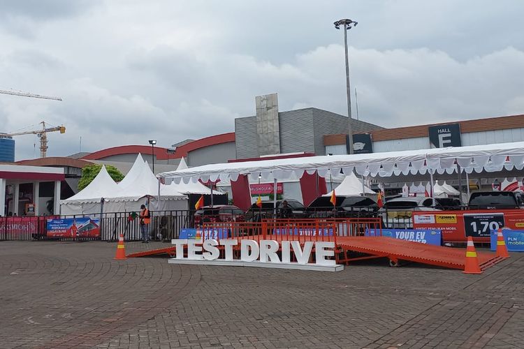 Daftar Mobil Baru yang Bisa Tes di IIMS 2026: Simak Aturannya!