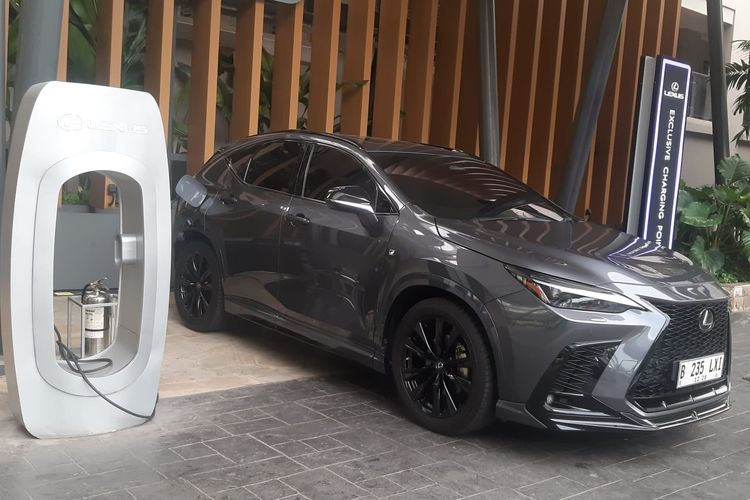 Isi Daya Tanpa Repot, Pengalaman Pakai Lexus Exclusive Charging Point