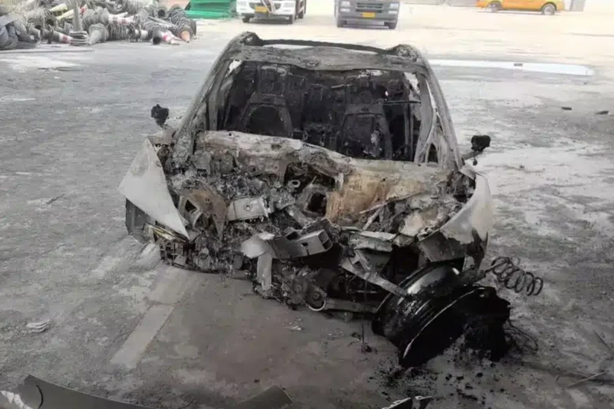 Xiaomi, mobil listrik, kecelakaan, Xiaomi SU7, kecelakaan mobil, Xiaomi Su7, Kecelakaan Pertama Mobil Listrik Xiaomi SU7, Mobil Terbakar Tiga Orang Tewas