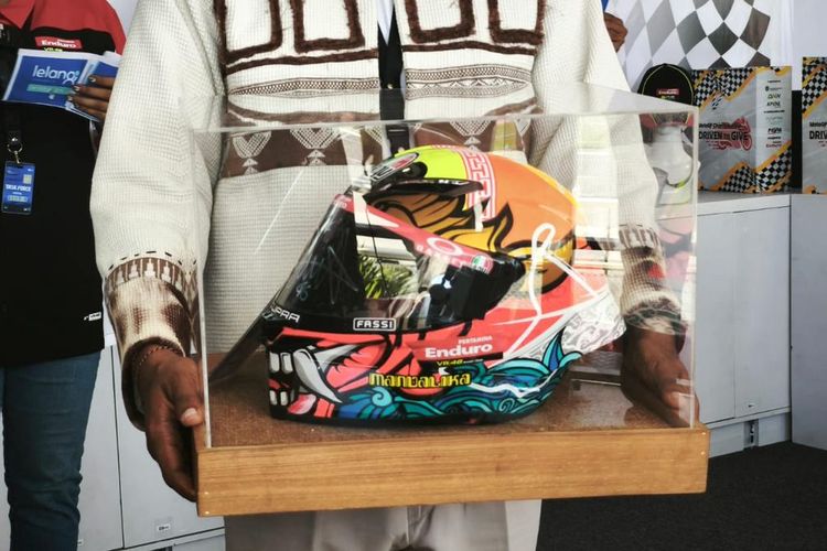 MotoGP, Pertamina Lubricants, helm agv, MotoGP Mandalika, Helm, Pertamina Lelang Helm Bertanda Tangan Valentino Rossi, Laku Rp 15 Juta