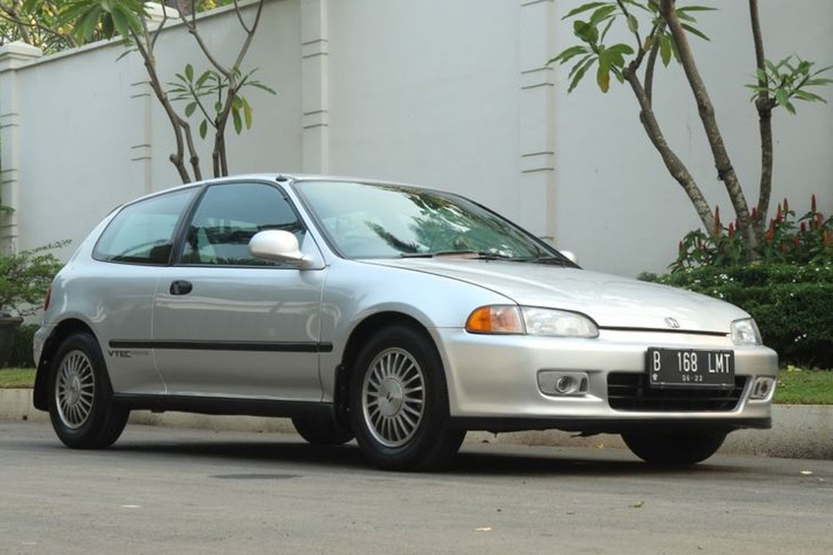 pencinta otomotif, Honda Civic Estilo, mobil koleksi, honda civic estilo, harga mobil tua, Civic Estilo: Mobil Tua yang Kini Bernilai Fantastis