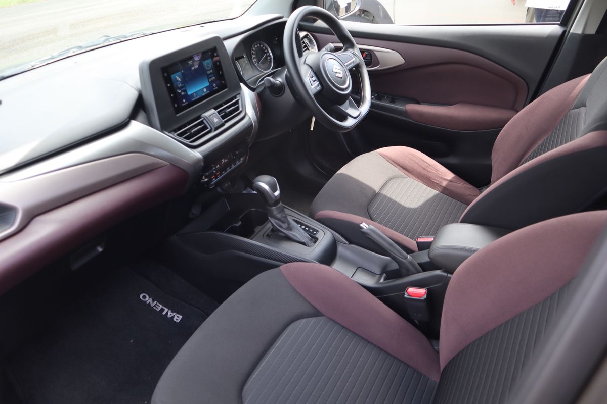 Suzuki, Fronx, Suzuki Fronx, SUV Suzuki, suzuki fronx, Desain Interior Suzuki Fronx, Tampil Berani dengan Warna Bordeaux