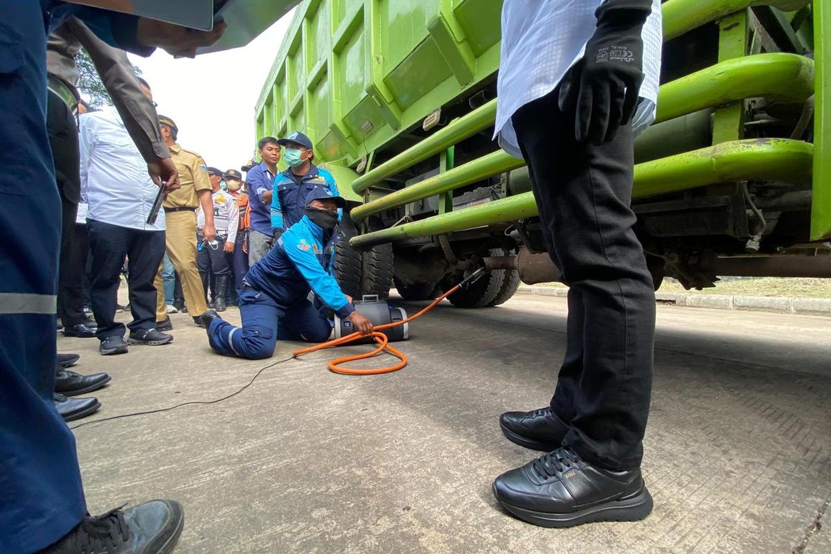 uji emisi, polusi udara, sanksi uji emisi, uji emisi kendaraan berat, uji emisi truk, Uji Emisi Diperketat, Pemilik Kendaraan Siap-siap Kena Sanksi