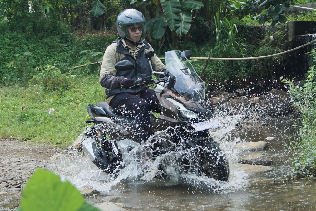 Honda, off-road, HSTC, Honda ADV 160, honda adv160, Honda ADV 160 RoadSync, Sensasi Jajal Honda ADV160 RoadSync di Habitatnya