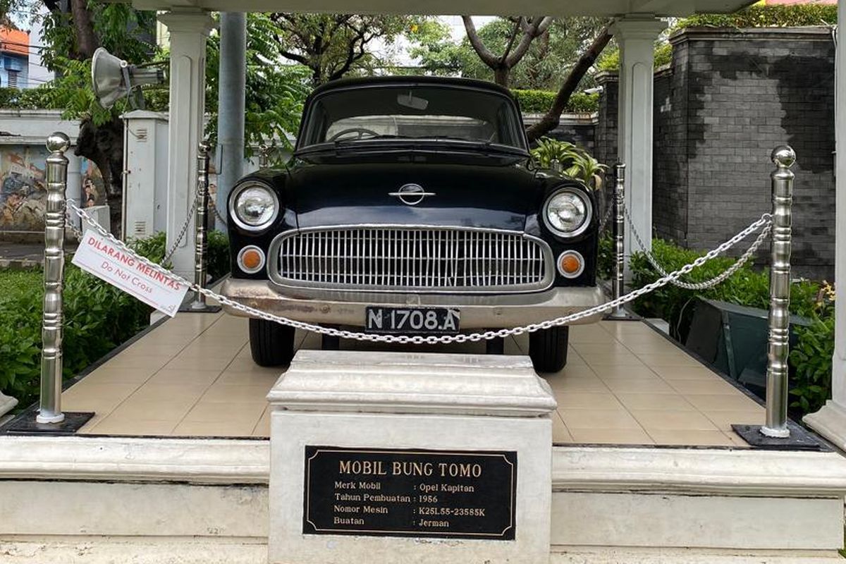 Bung Tomo, museum 10 nopember, HUT 80 tahun kemerdekaan, opel kapitan 1956, mobil bung tomo, Opel Kapitan, Mobil Bung Tomo Sang Orator Pembakar Semangat