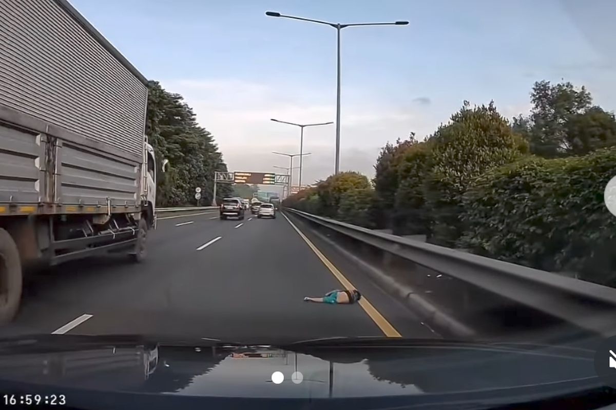 tol JORR, Marga Lingkar Jakarta, Jasamarga, Tol JORR, marga lingkar jakarta, anak jatuh dari bus di jalan tol, Anak Kecil Jatuh dari Bus di Tol JORR, Tiba-tiba Terlempar Keluar