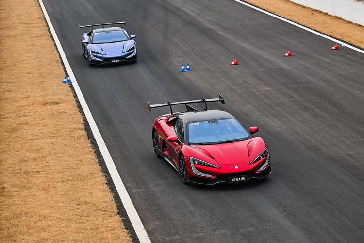 BYD Kenalkan SPKLU Ultra Cepat, Tambah Jarak 400 Km Dalam 5 Menit