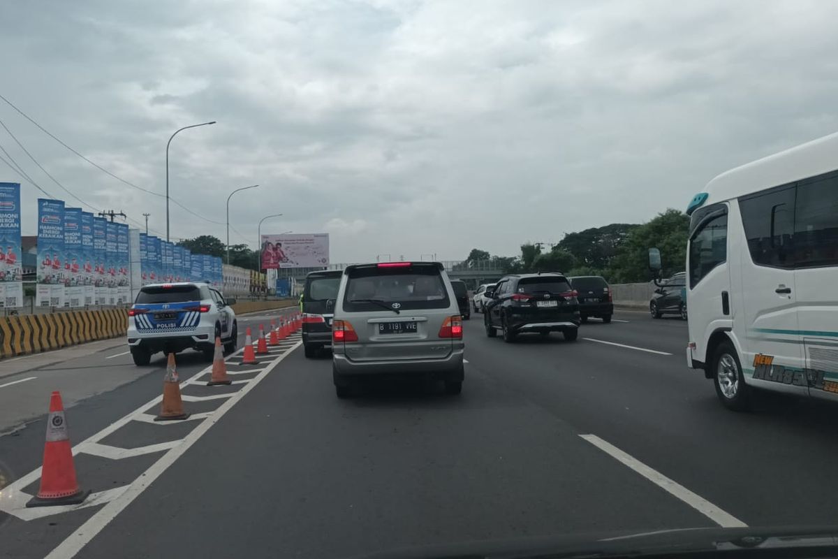 contraflow, Cikampek, arus mudik Lebaran, Lalu Lintas Padat, Contraflow Berlaku dari Km 47-Km 70 Arah Cikampek