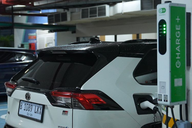 Seberapa Jauh RAV4 GR Sport PHEV Jalan Tanpa Mesin Bensin Menyala