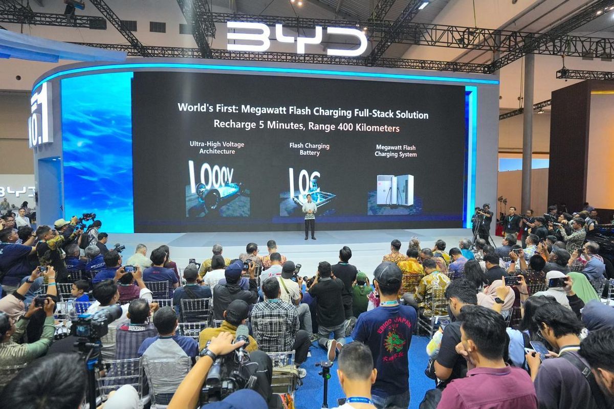 BYD Pamerkan Teknologi Megawatt-Charging, Isi Daya 5 Menit untuk 400 Km