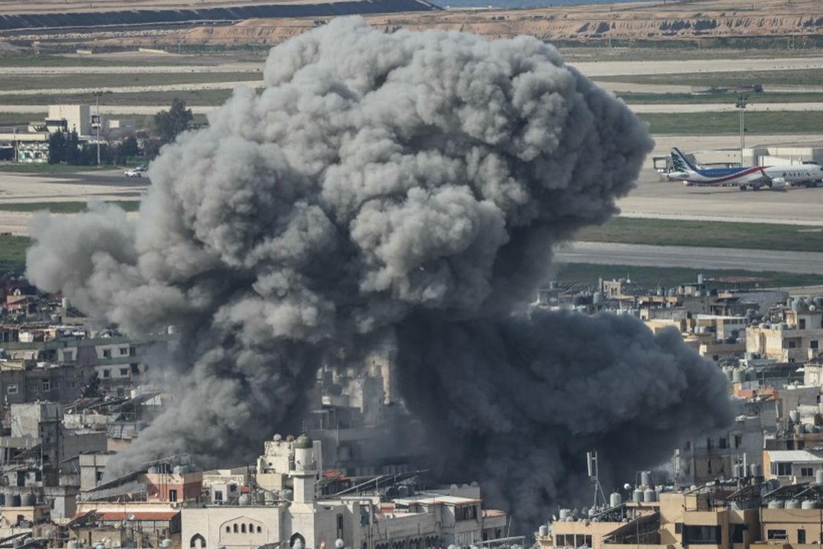 Perang Iran vs Israel-AS Bikin Orang Tahan Beli Mobil, Pilih Borong Emas