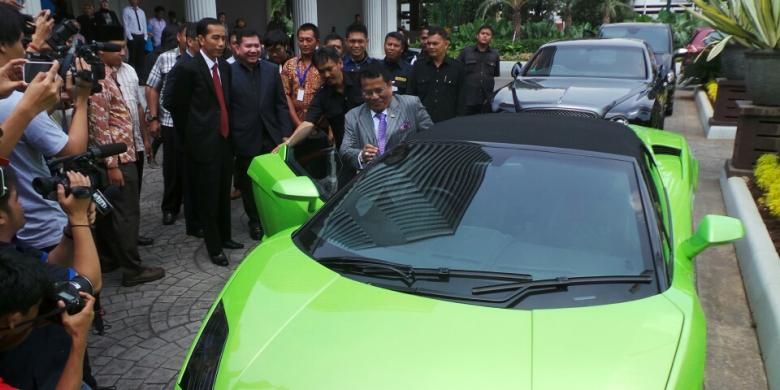 Hotman Paris, Gaikindo Indonesia International Auto Show, GIIAS, koleksi mobil mewah, GIIAS 2025, mobil hotman paris, Koleksi Mobil Mewah Hotman Paris, dari Ferrari hingga Lamborghini