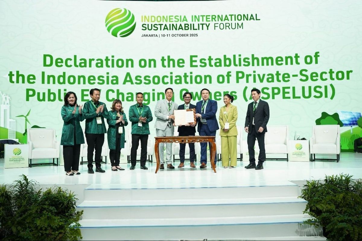 kendaraan listrik, SPKLU, Stasiun Pengisian Kendaraan Listrik Umum, aspelusi, IISF 2025, Aspelusi Resmi Berdiri, Perkuat Peran Swasta di Ekosistem EV
