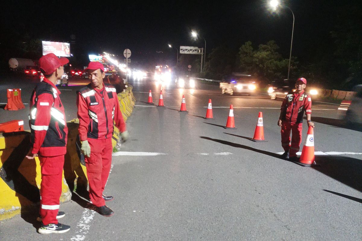 mudik, contraflow, Mudik Lebaran, Jalan Tol, Lebaran 2025, Contraflow Periode Pertama Mudik 2025 Dihentikan