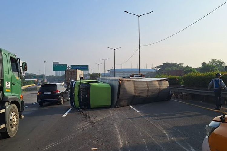 Pecah Ban di Tol, Ini yang Mesti Dilakukan