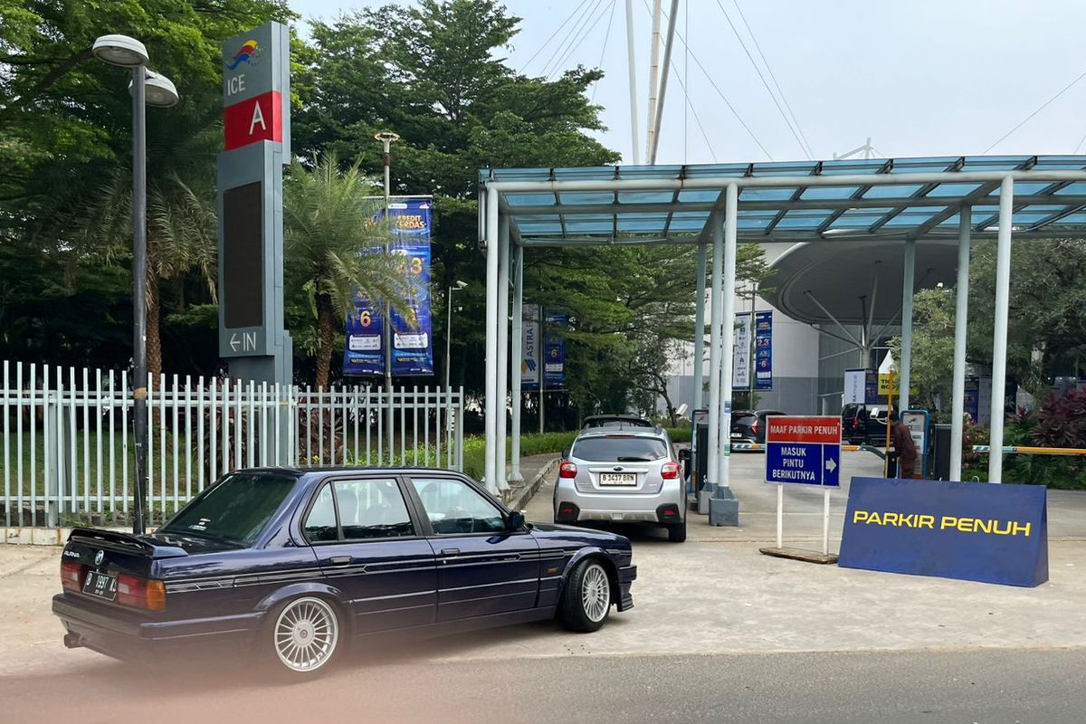 ICE BSD, area parkir, ICE BSD City, parkir mobil, ice bsd city, GIIAS 2025, Macet di ICE BSD Saat GIIAS 2025, Pengunjung Sulit Dapat Parkir