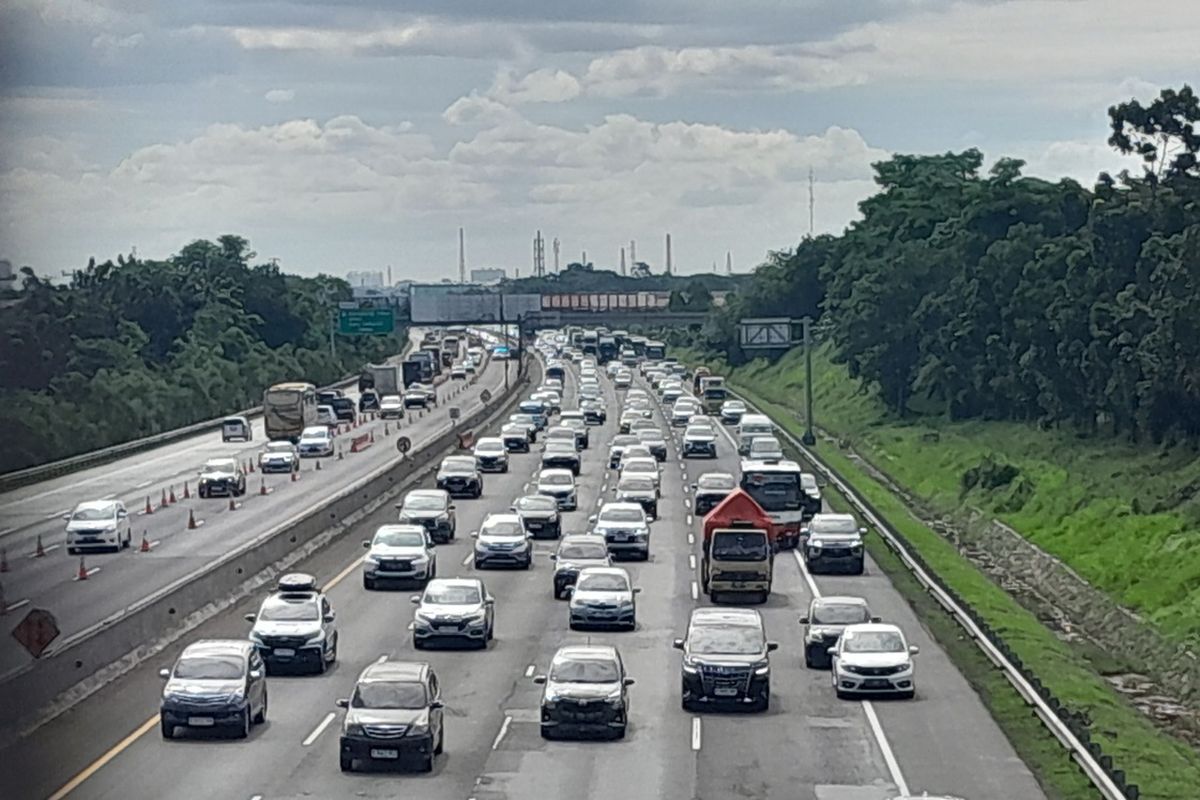 Lalu Lintas, Tips and trick, contraflow, kendaraan bermotor, tips otomotif, mudik Lebaran 2025, Rekayasa Contraflow Diberlakukan, Pola Berkendara Patut Disesuaikan