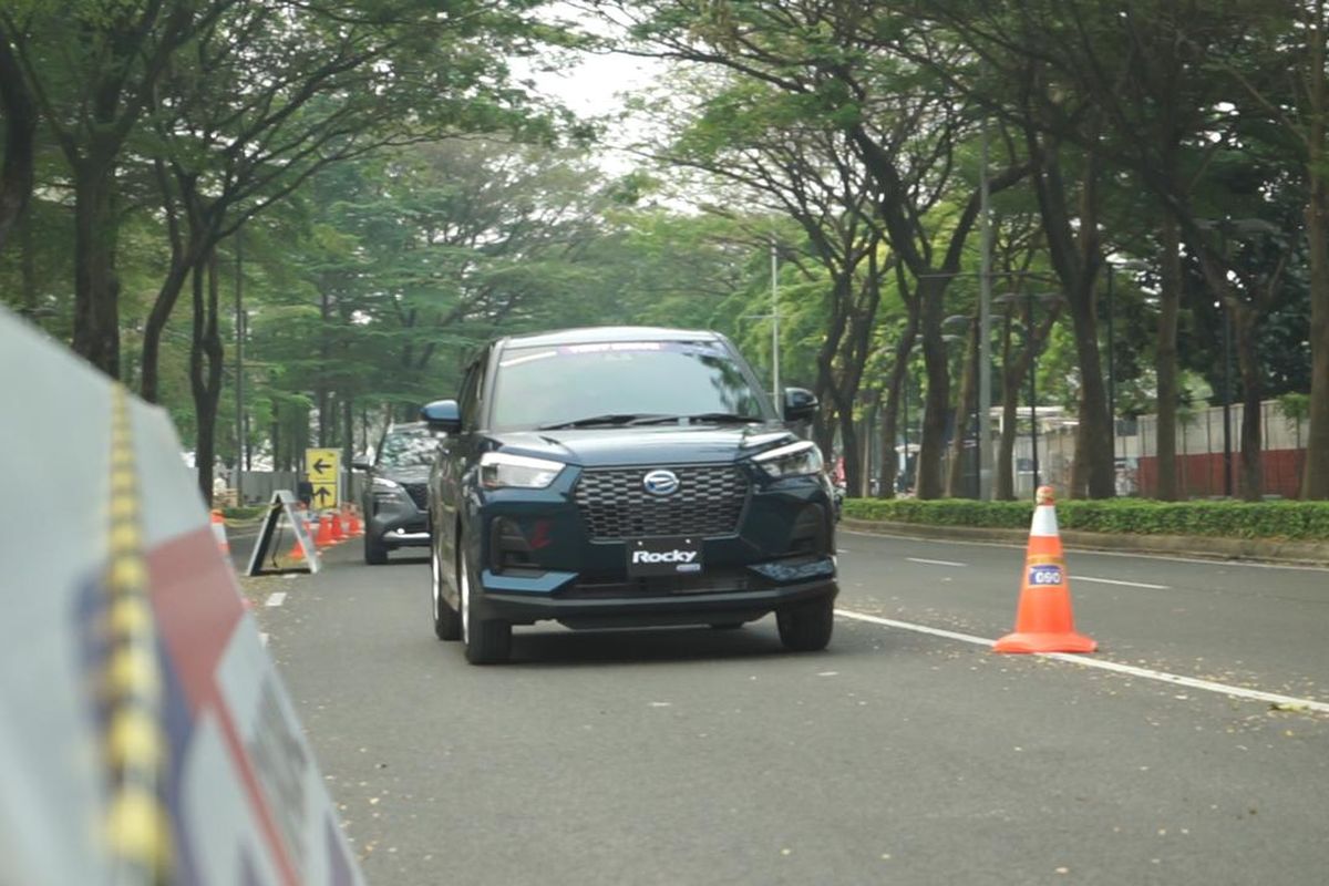 Daihatsu, kendaraan hybrid, GIIAS 2025, Rocky Hybrid, Daihatsu Rocky Hybrid: Solusi Berkendara Praktis