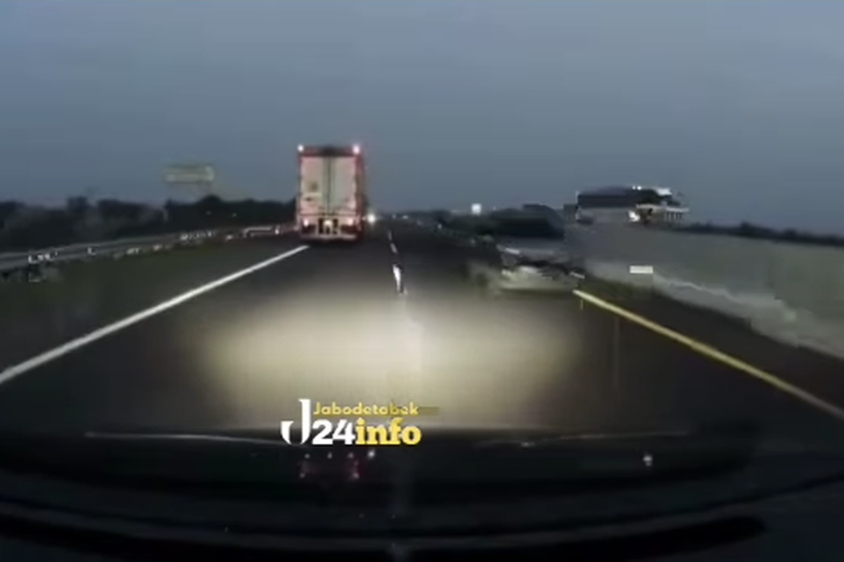 Honda BR-V, ruas Tol, mobil, jalan Tol, kecelakaan, Kecelakaan, jalan tol, honda br-v, kecelakaan mobil, ruas tol, Video Honda BR-V Lawan Arah di Jalan Tol Pemalang-Batang, Ini Faktanya