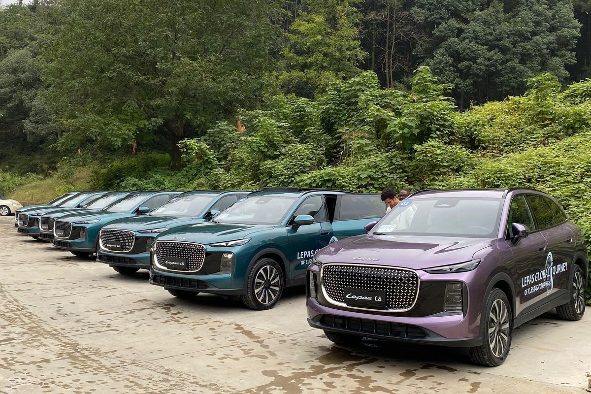 lepas, teknologi canggih, kenyamanan berkendara, Lepas L8, SUV elegan, Lepas L8: Keseimbangan Desain dan Fungsi dalam SUV