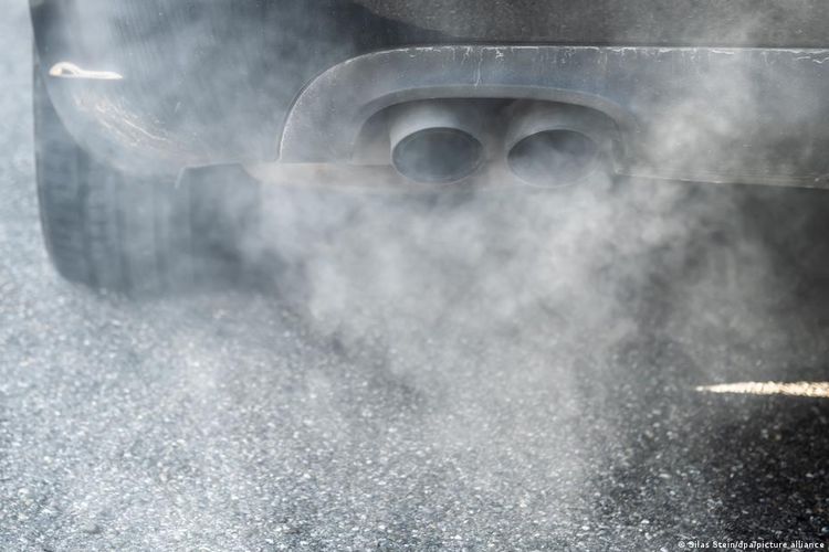 sistem pendingin, Iwan Motor Solo, asap putih knalpot, masalah mesin mobil, Mengatasi Asap Putih Dari Knalpot Mobil: Penyebab dan Solusi