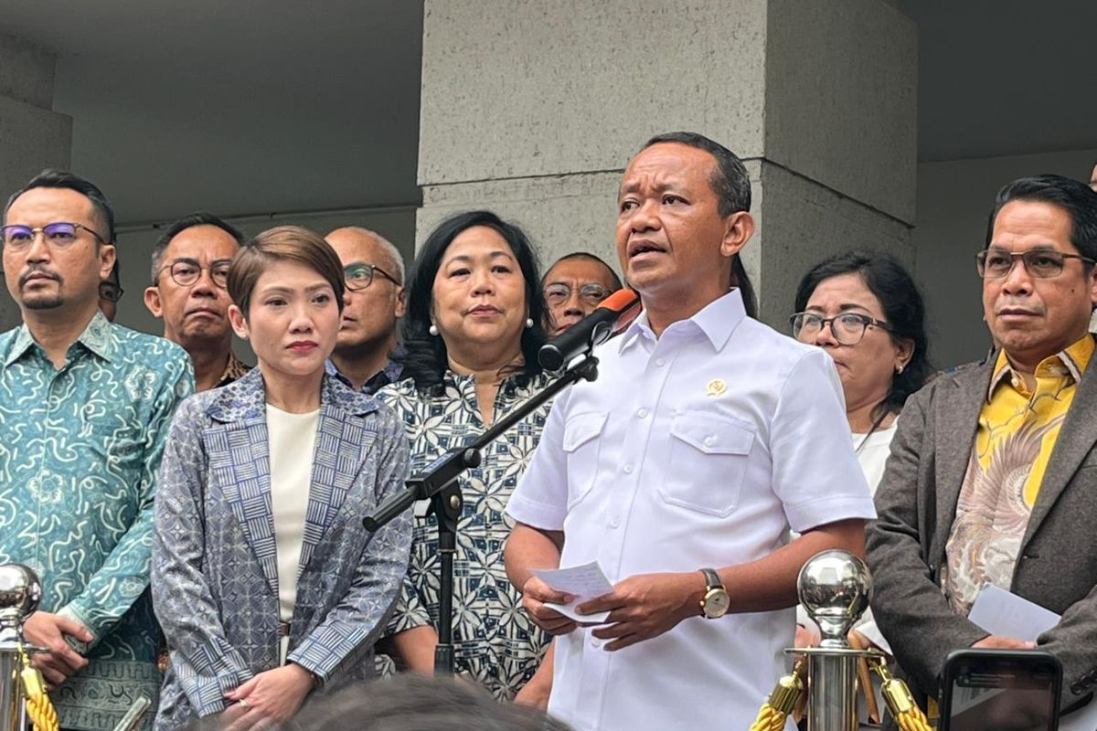 SPBU, Vivo, Bahan bakar minyak, Shell, Menteri ESDM, Pertamina, Bahlil Lahadalia, BP AKR, Bahlil Sebut Shell, BP, Vivo dan Exxon Setuju Beli BBM dari Pertamina
