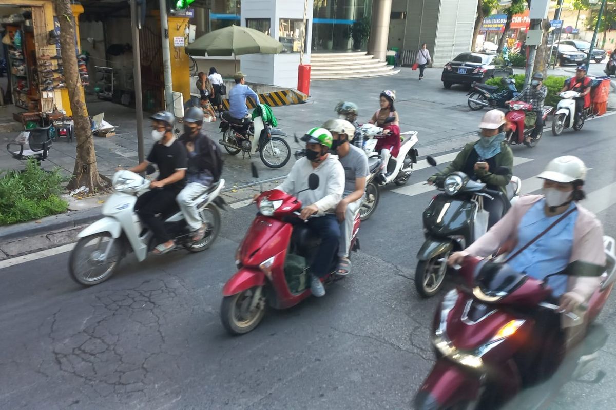 Vietnam, safety riding, UU LLAJ, helm motor, half face, full face, open face, Helm, helm cetok, Di Indonesia Dilarang, Helm Cetok Jadi Tren di Vietnam