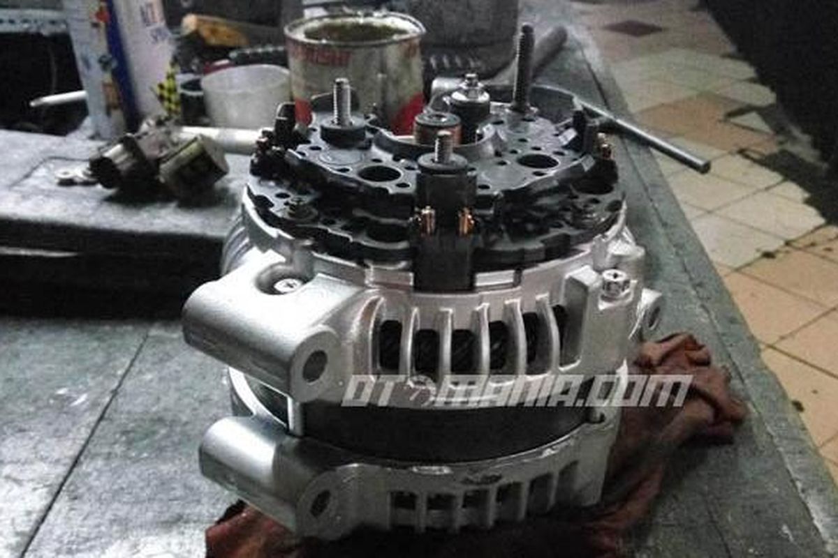 tips mobil, kendaraan bermotor, tips otomotif, Alternator mobil, Mengenal Fungsi dan Peran Alternator di Mobil