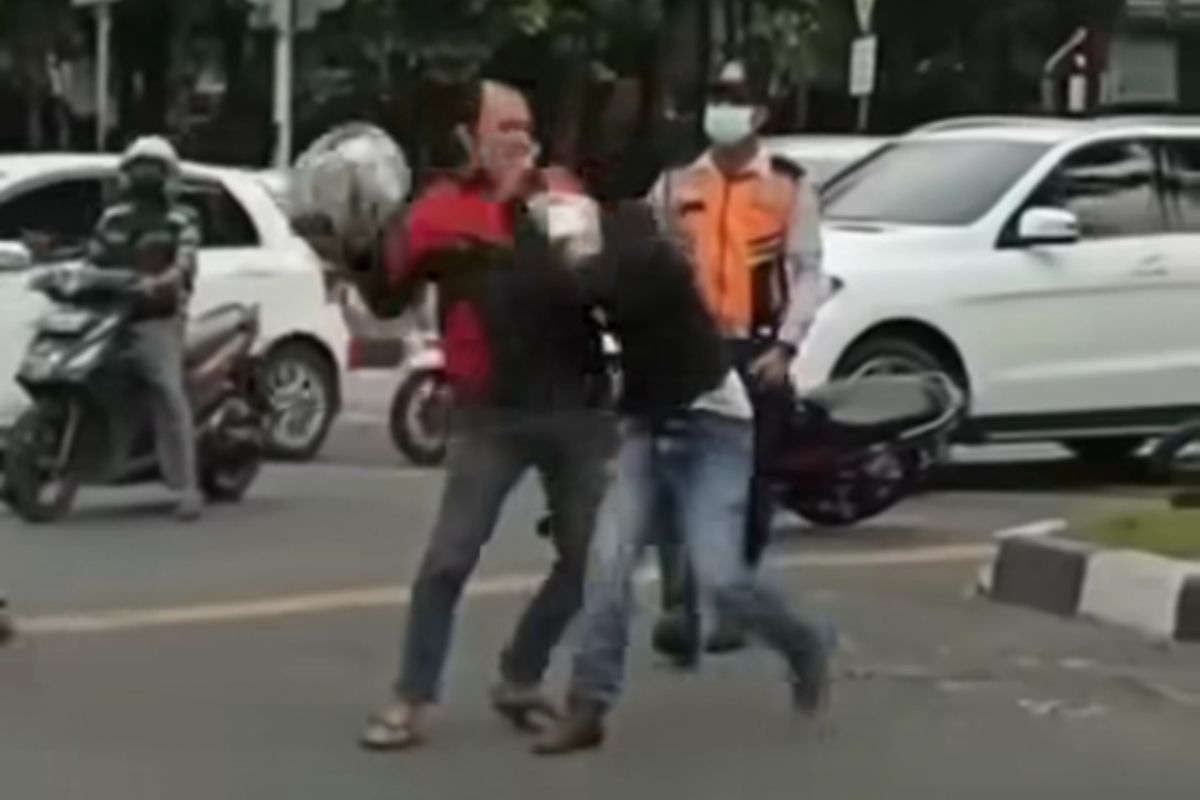 Klakson, klakson, konflik, pengendara, berkendara aman, Pengendara, motor, Salah Gunakan Klakson Bisa Picu Konflik di Jalan