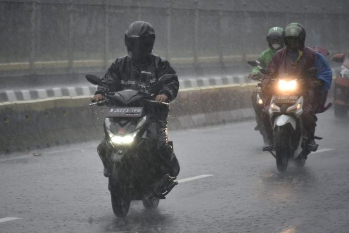 Tak Cukup Disiram Air, Begini Perawatan Sokbreker saat Musim Hujan