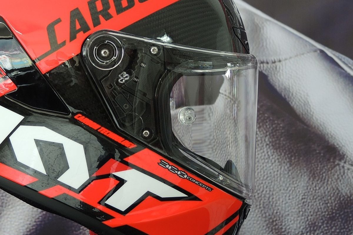 Anti-Fog Helm Jadi Kunci Visibilitas Aman Pengendara Motor Saat Hujan