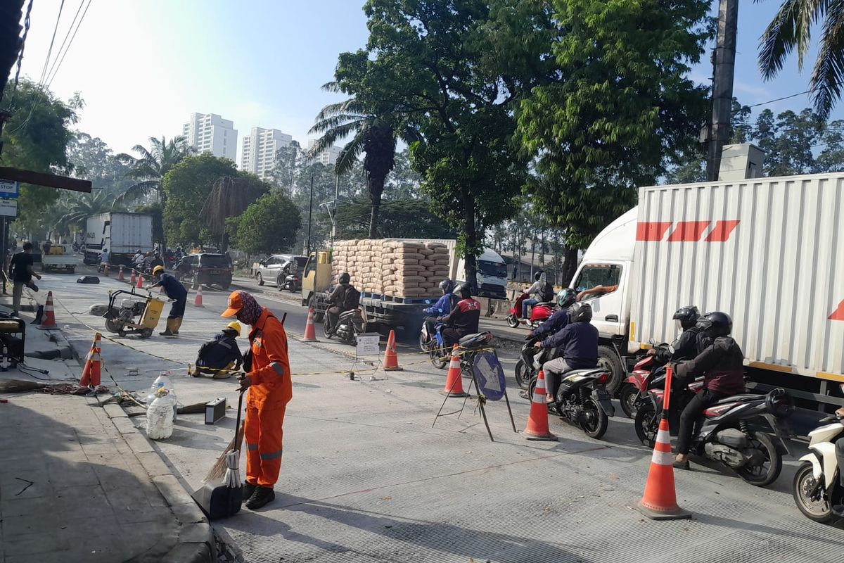 perbaikan jalan, Perbaikan jalan, Pemprov DKI Jakarta, Betonisasi jalan, Pengalihan jalan, penyempitan jalan, Awas Macet, Catat Puluhan Ruas Jalan Jakarta Sedang Diperbaiki
