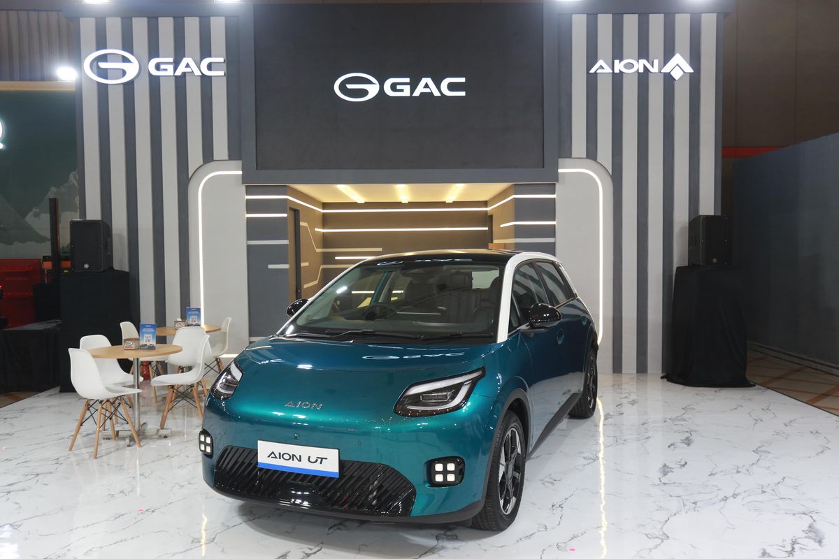 mobil listrik, aion ut, GAC Aion UT, Aion UT Meluncur di Bandung, Harga mulai Rp 327 Juta
