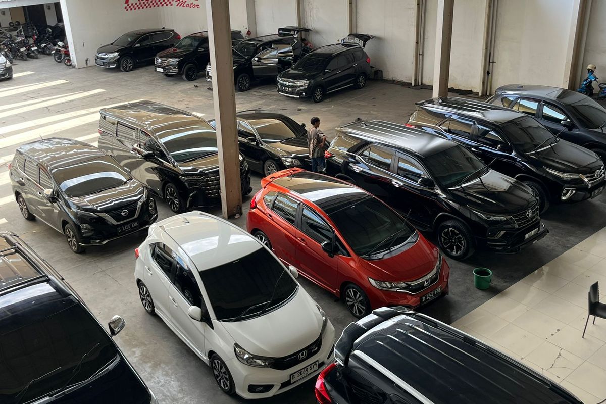 Penjualan Mobil Bekas Turun Drastis di 2025