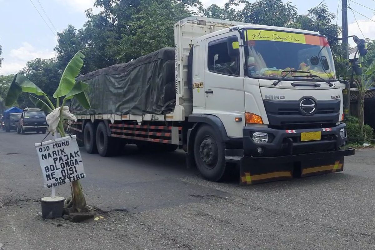 angkutan barang, kendaraan besar, Jatiasih, truk, jatiasih, Exit Tol Jatiasih, Catat Waktunya, Truk Barang Dilarang Keluar Tol Jatiasih mulai 10 Juli