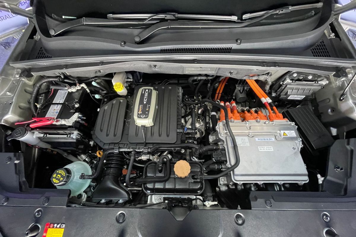 performa kendaraan, Mobil Hybrid, saringan baterai, teknisi Auto2000, Menghindari Overheat pada Mobil Hybrid: Perhatikan Saringan Baterai