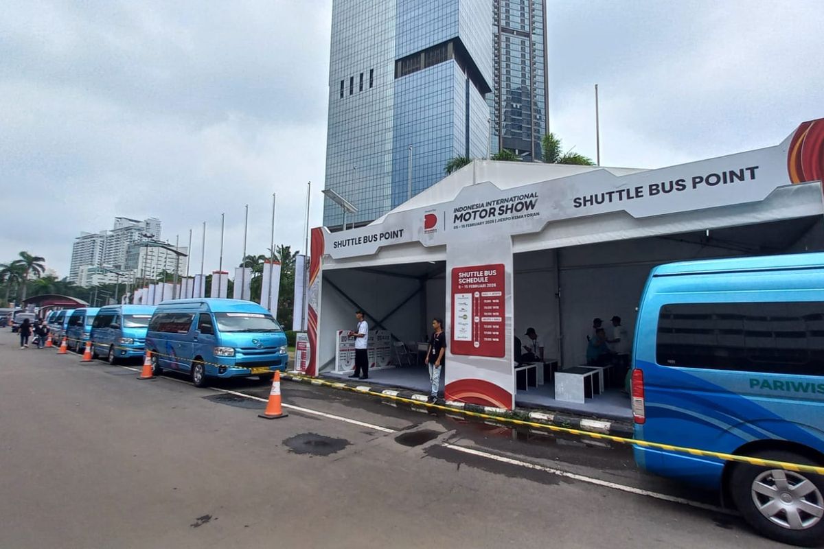 Cara Praktis ke IIMS 2026 Saat Musim Hujan, Naik Shuttle Bus Gratis
