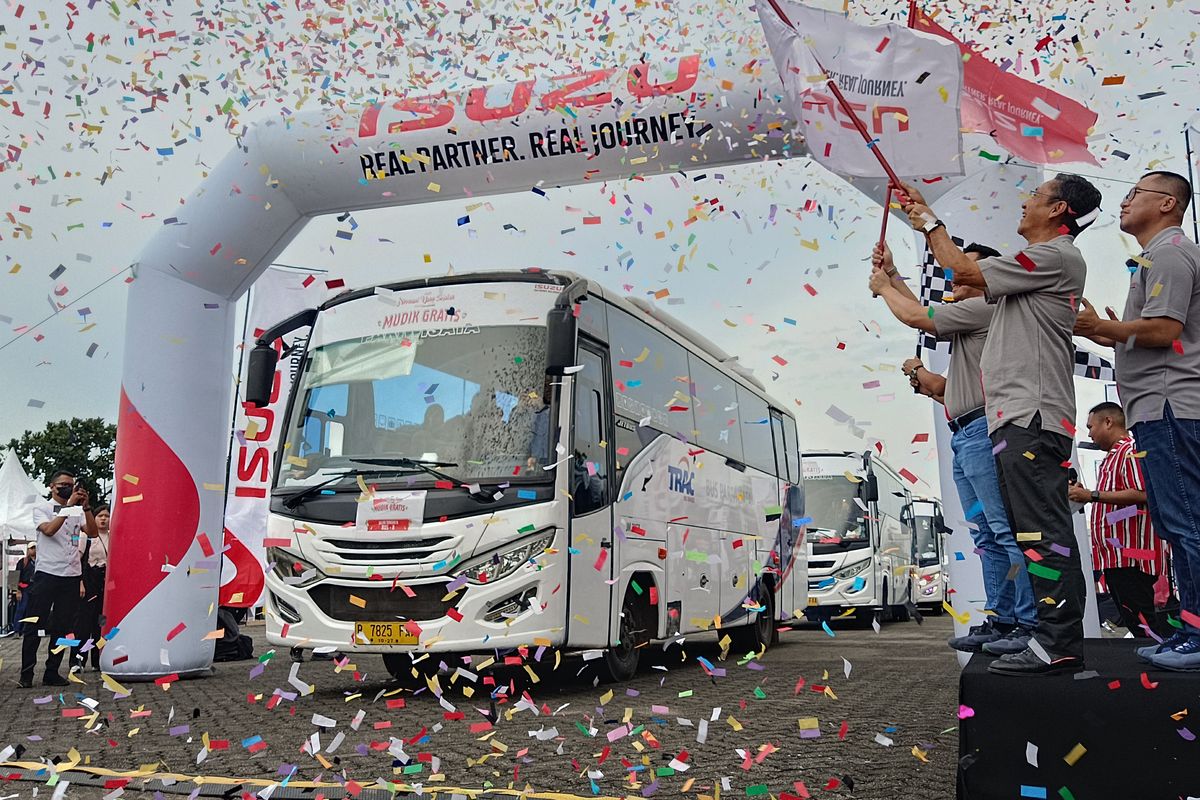 Mudik gratis, Mudik Lebaran, Lebaran, Isuzu Astra Motor Indonesia, Isuzu Mudik Gratis, Isuzu Mudik Gratis Berangkatkan 400 Pemudik ke 30 Kota