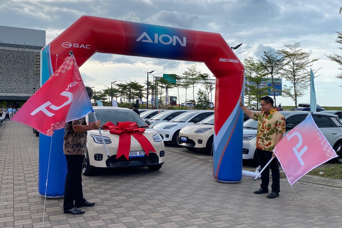 GAC Indonesia Serahkan 225 Unit Aion UT ke Konsumen