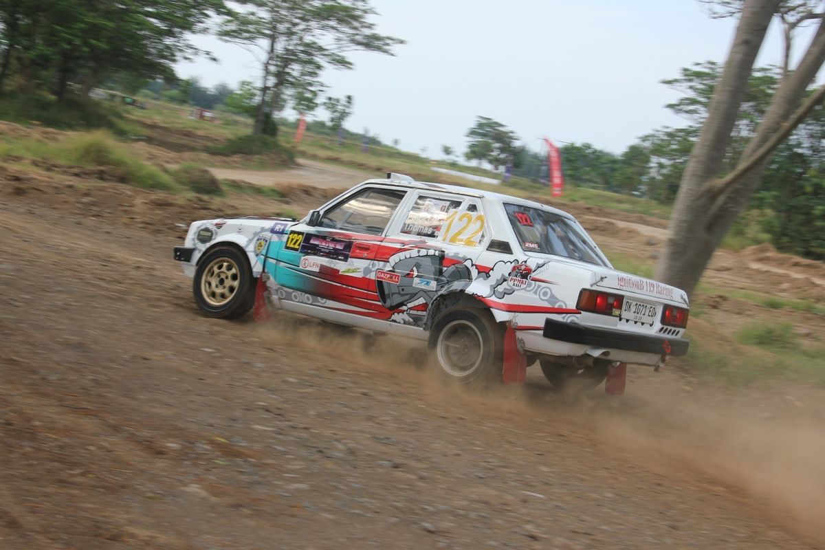 Pebalap Ini Sabet Juara Nasional R1 Kejurnas Sprint Rally 2025