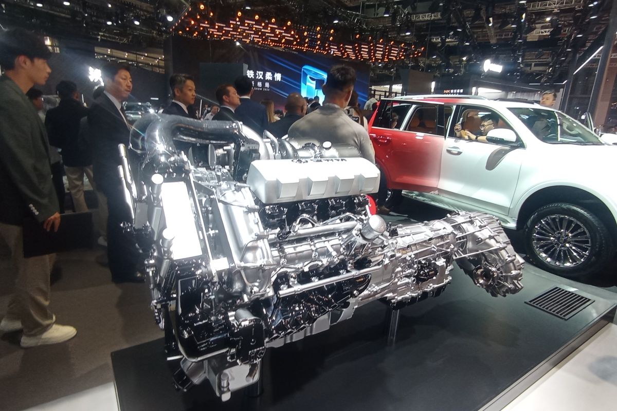 Auto Shanghai 2025, tank Shanghai Auto 2025, Shanghai auto 2025, mesin diesel V8 Tank, Tank Pamerkan Mesin V8 Diesel di Auto Shanghai 2025